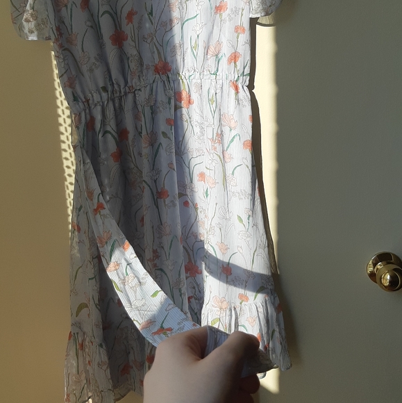 BNWT Banana Republic|| Floral Puff-Sleeve dress - Picture 3 of 8